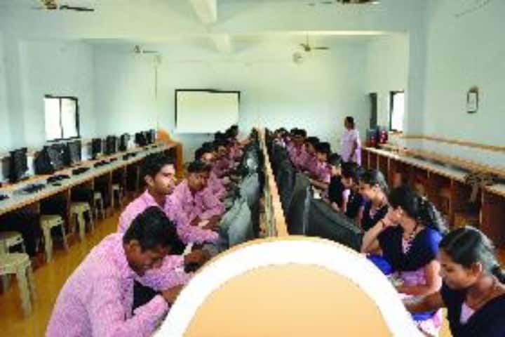 Shinde Polytechnic College campus in Buldhana, Maharashtra, India — photo 4