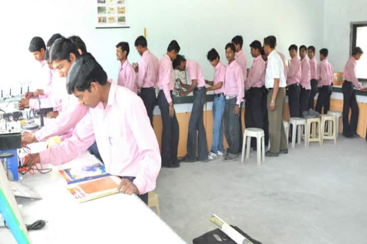 Shinde Polytechnic College campus in Buldhana, Maharashtra, India — photo 5