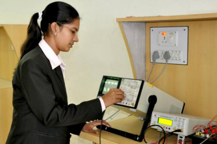 Dr Bhausaheb Nandurkar College of Engineering and Technology campus in Yavatmal, Maharashtra, India — photo 4