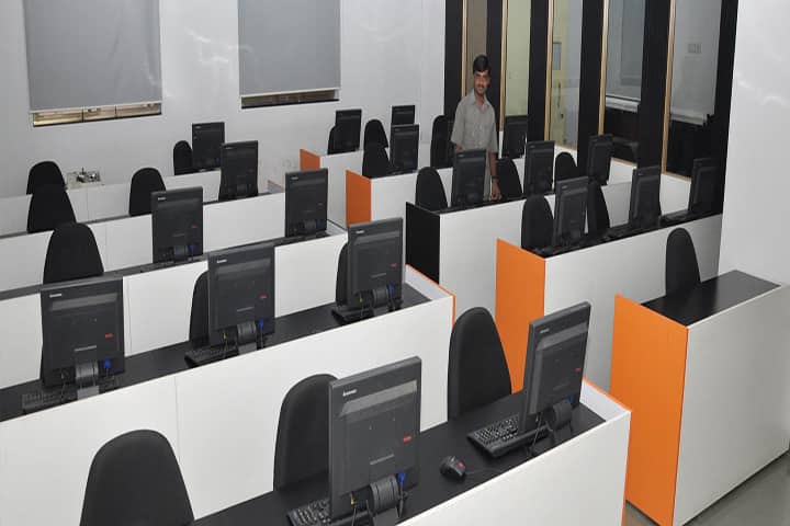 SNJB's Shri Hiralal Hastimal Jain Brothers Polytechnic campus in Nashik, Maharashtra, India — photo 2