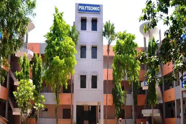 Smt Sharchchandrika Suresh Patil Institute of Technology campus in Jalgaon, Maharashtra, India — photo 1