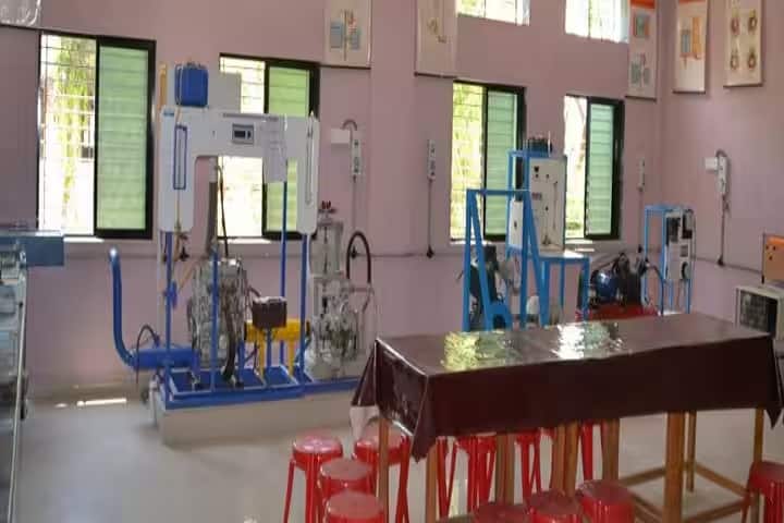 Smt Sharchchandrika Suresh Patil Institute of Technology campus in Jalgaon, Maharashtra, India — photo 6