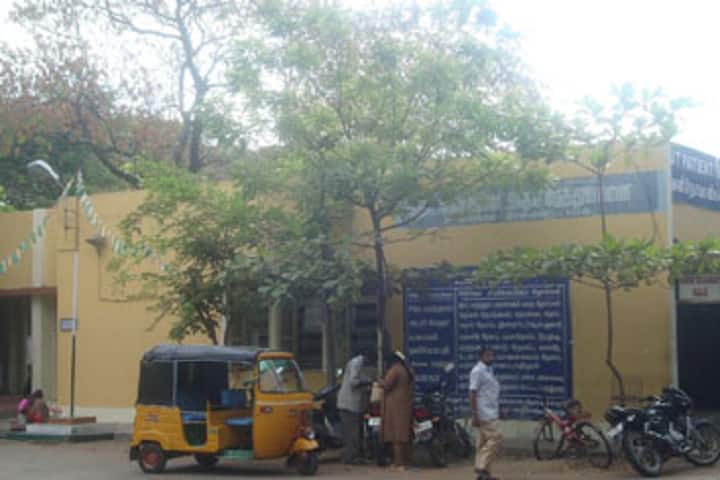 Government Unani Medical College campus in Arumbakkam, Tamil Nadu, India — photo 6