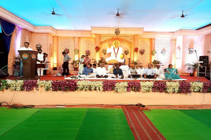 Shri Gurudeo Ayurved College campus in Amravati, Maharashtra, India — photo 5