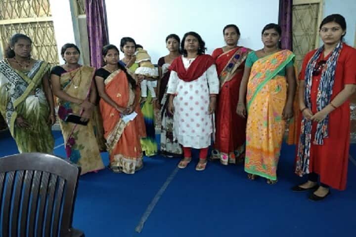 Dayabhai Maoji Majithiya Ayurved Mahavidyalaya campus in Yavatmal, Maharashtra, India — photo 4