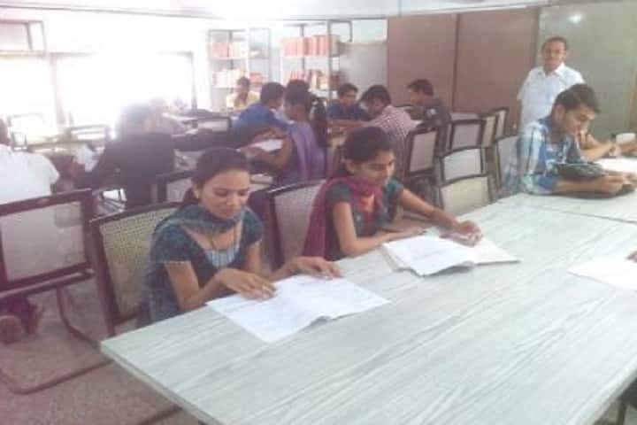 Narmada College of Science and Commerce campus in Bharuch, Gujarat, India — photo 2