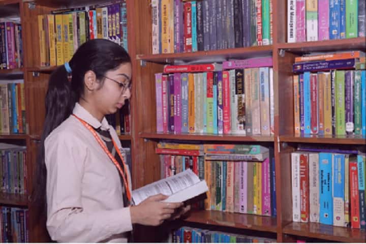SS Jain Subodh PG Mahila Mahavidhyalaya campus in Jaipur, Rajasthan, India — photo 3