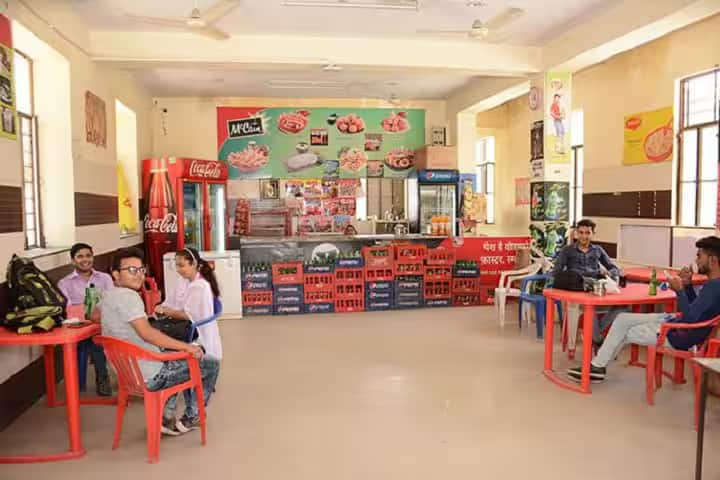 Agrawal PG College campus in Jaipur, Rajasthan, India — photo 3