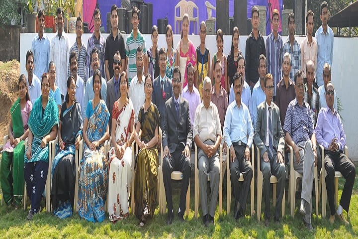 Navyug Science College campus in Surat, Gujarat, India — photo 2