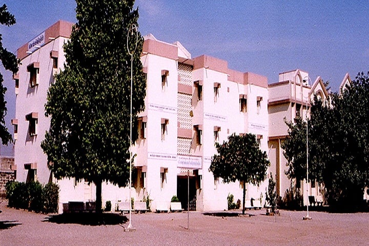Smt RP Bhalodiya Arts and Commerce and Shree NP Bhalodiya Mahila Home Science College campus in Rajkot, Gujarat, India — photo 1