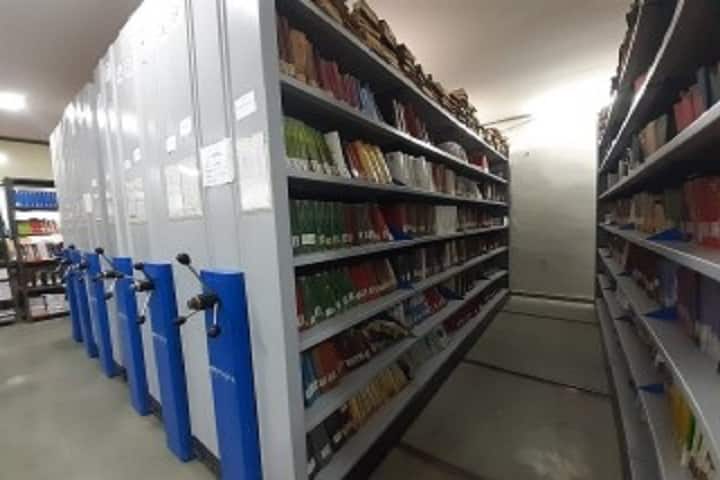 Faculty of Law campus in Vadodara, Gujarat, India — photo 3