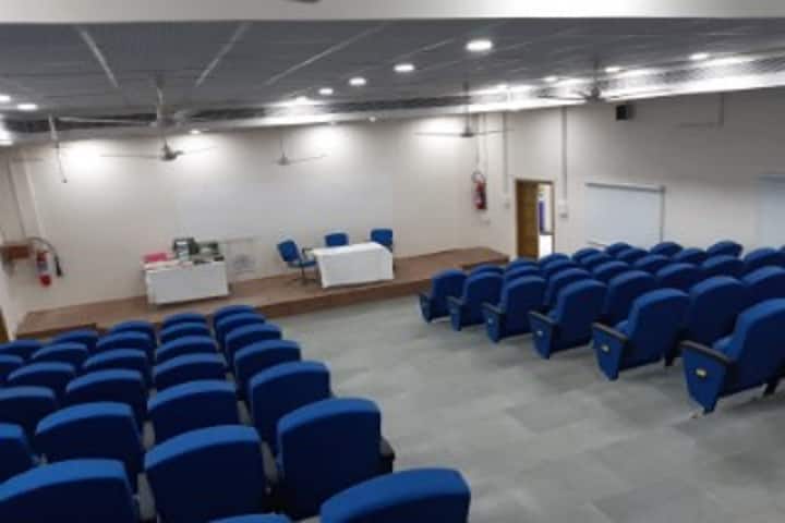 Faculty of Law campus in Vadodara, Gujarat, India — photo 5