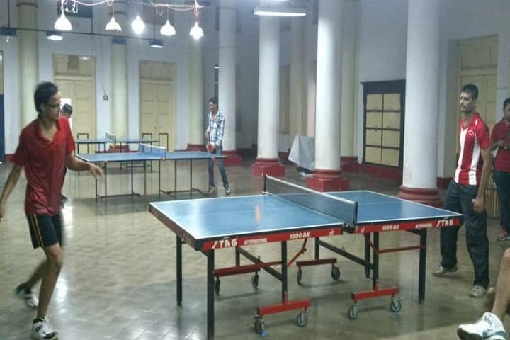 Smt MT Dhamsania College of Commerce campus in Rajkot, Gujarat, India — photo 3