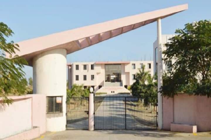 Dhamangaon Education Society's College of Engineering and Technology campus in Amravati, Maharashtra, India — photo 1