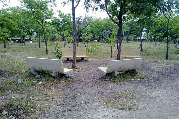 Kamani Science College And Prataprai Arts College campus in Amreli, Gujarat, India — photo 3