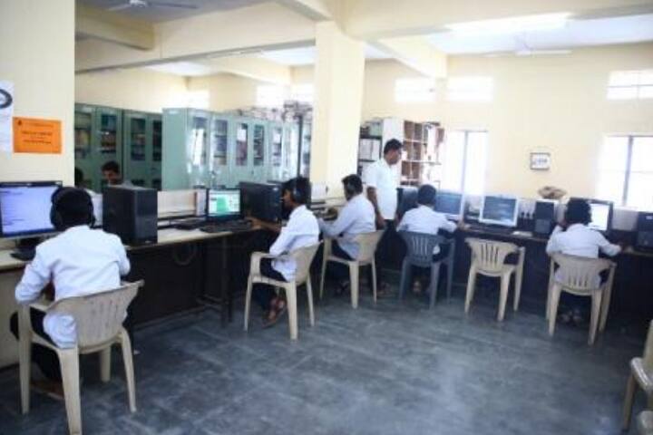 Vidya Vikas Pratishthan Polytechnic campus in Solapur, Maharashtra, India — photo 3