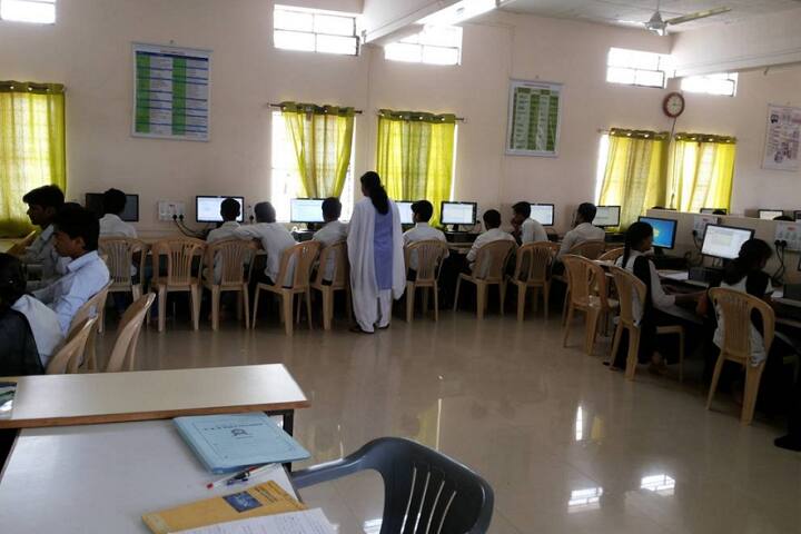 Vidya Vikas Pratishthan Polytechnic campus in Solapur, Maharashtra, India — photo 4