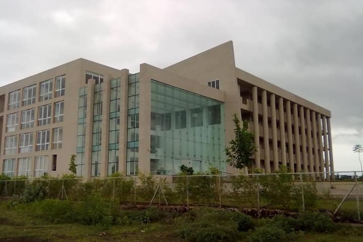 Vilasrao Deshmukh Foundation Group of Institutions- School of Engineering and Technology campus in Latur, Maharashtra, India — photo 1