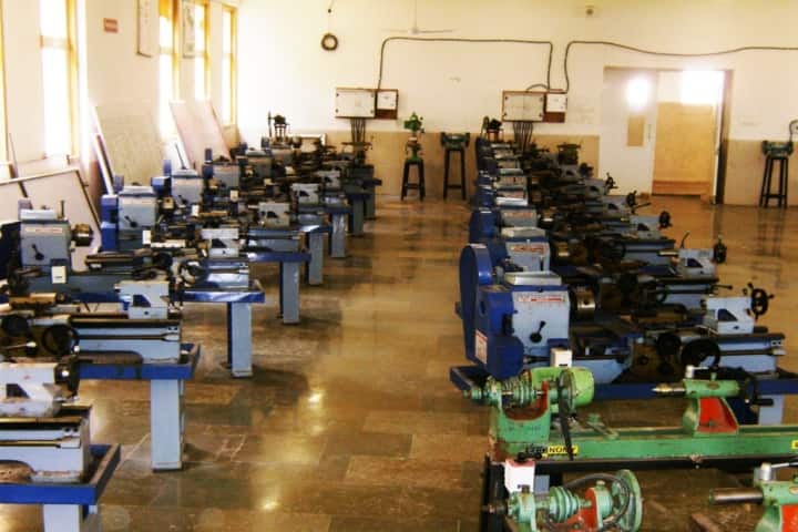 Vilasrao Deshmukh Foundation Group of Institutions- School of Engineering and Technology campus in Latur, Maharashtra, India — photo 4