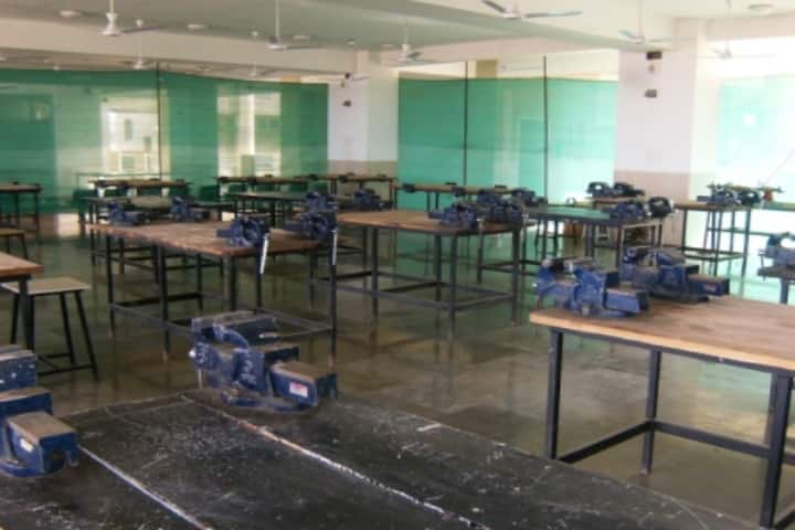 Vilasrao Deshmukh Foundation Group of Institutions- School of Engineering and Technology campus in Latur, Maharashtra, India — photo 6
