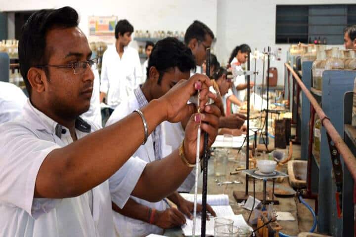 Parekh Brothers Science College campus in Kheda, Gujarat, India — photo 6