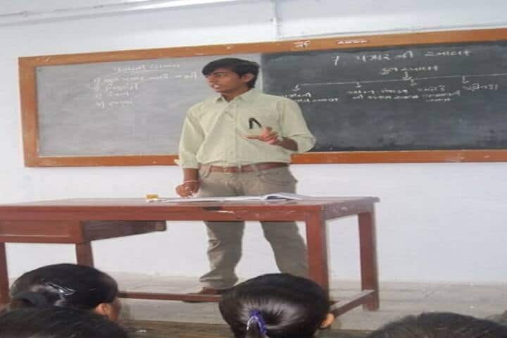 CU Shah Commerce College campus in Ahmedabad, Gujarat, India — photo 2