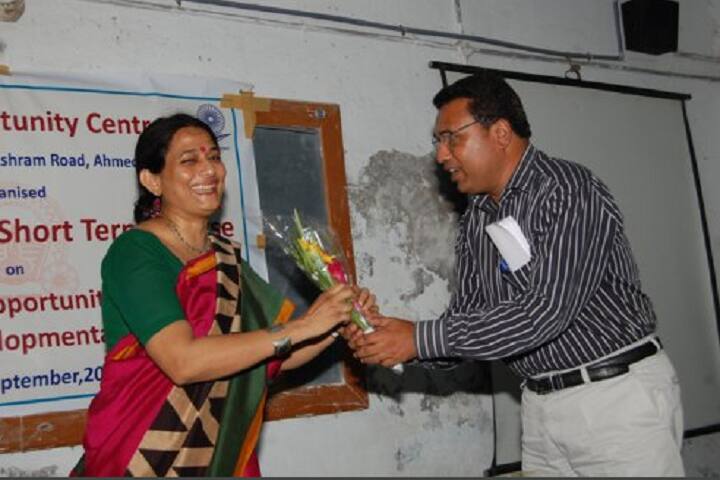 CU Shah Commerce College campus in Ahmedabad, Gujarat, India — photo 4