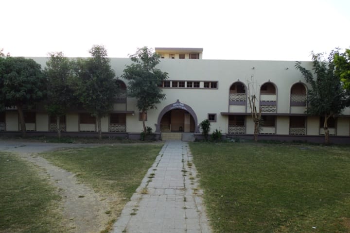 Bhavans Shri IL Pandya Arts Science and Jashodaben Shah Commerce College, Kheda campus in Kheda, Gujarat, India