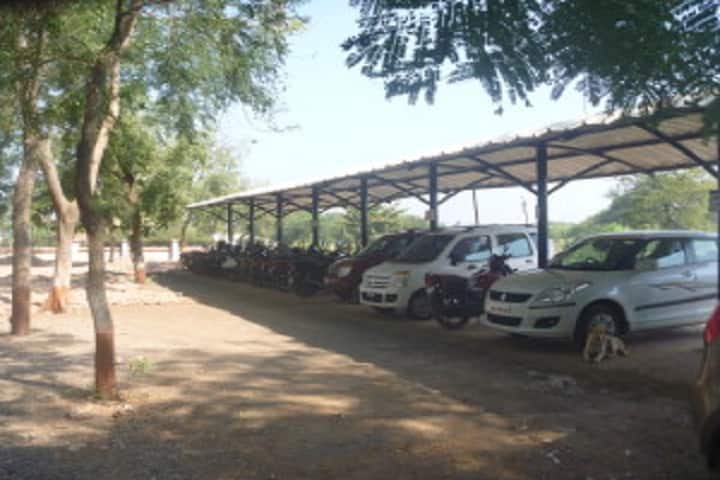 KGDM Arts Commerce and Science College campus in Nashik, Maharashtra, India — photo 4