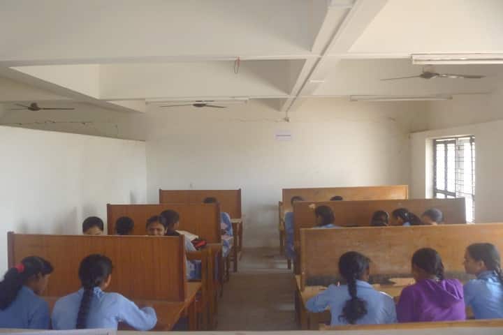 KGDM Arts Commerce and Science College campus in Nashik, Maharashtra, India — photo 5
