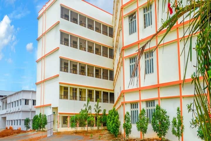 Usha Rama College of Engineering and Technology campus in Krishna, Andhra Pradesh, India — photo 1