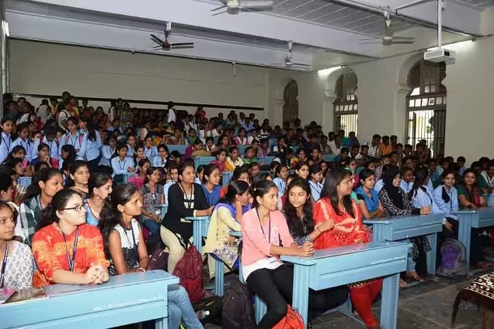 Willingdon College campus in Sangli, Maharashtra, India — photo 2