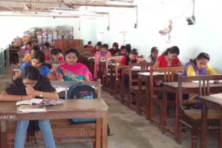 Willingdon College campus in Sangli, Maharashtra, India — photo 4