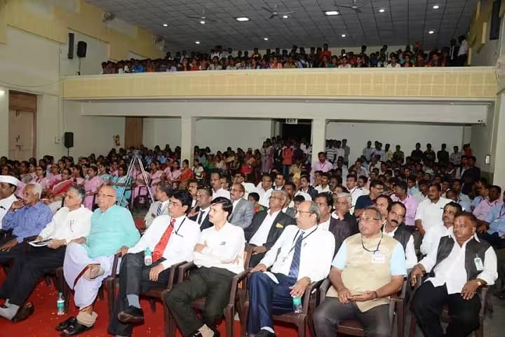 Willingdon College campus in Sangli, Maharashtra, India — photo 6