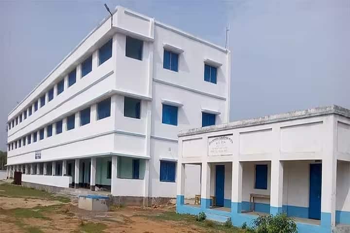 Sitaram Mahato Memorial College campus in Kenda, West Bengal, India — photo 1