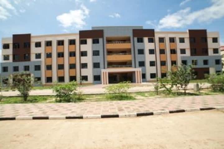 Sri Vasavi Institute of Engineering and Technology campus in Krishna, Andhra Pradesh, India — photo 1