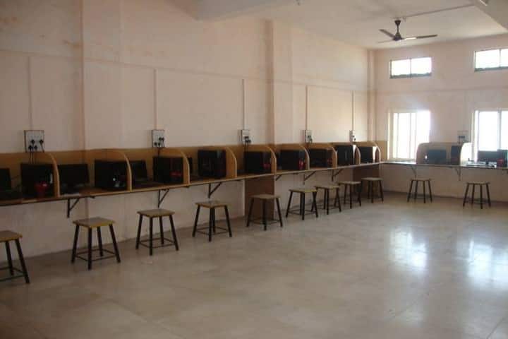 Kai Sau Sunitatai Eknathrao Dhakane Polytechnic College campus in Ahmednagar, Maharashtra, India — photo 6