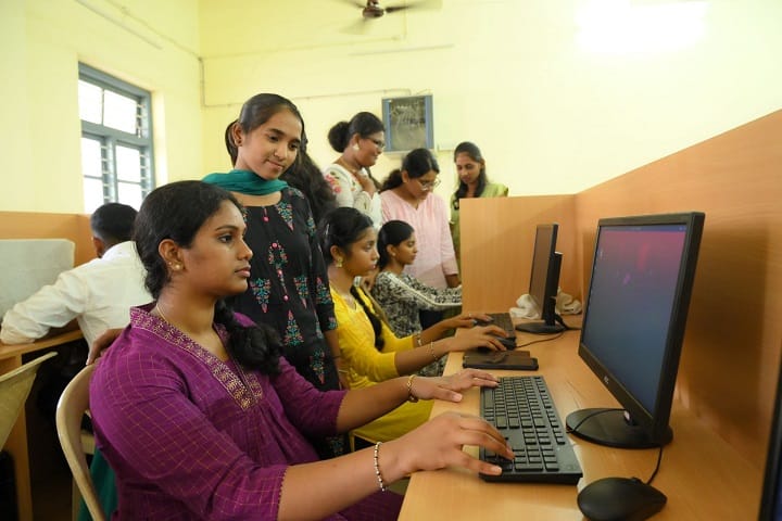 Milagres College campus in Udupi, Karnataka, India — photo 3