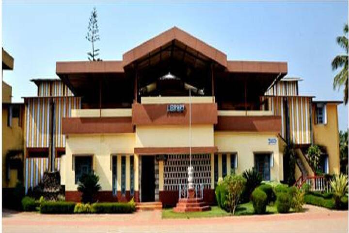 Milagres College campus in Udupi, Karnataka, India — photo 6