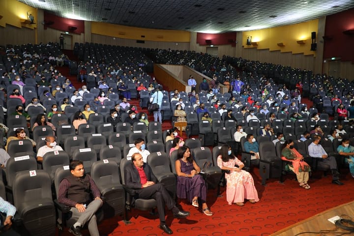 Faculty of Pharmacy campus in Vadodara, Gujarat, India — photo 3