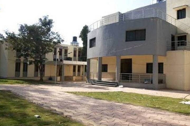 Shri Tulja Bhavani College of Engineering campus in Osmanabad, Maharashtra, India — photo 4