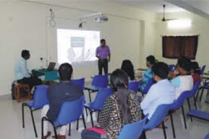 Lokmangal College of Agricultural Biotechnology campus in Solapur, Maharashtra, India — photo 5