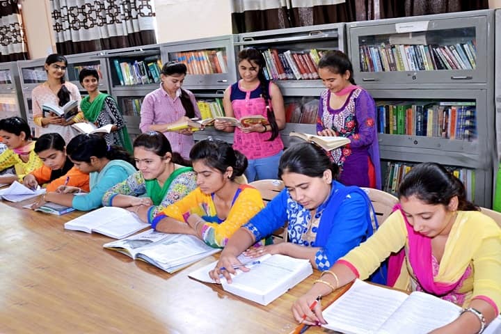 Tika Ram PG Girls College campus in Sonipat, Haryana, India — photo 6