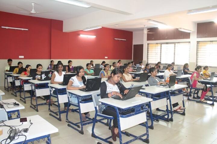 Government College of Arts Science and Commerce campus in Panjim, Goa, India — photo 4