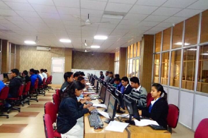 Goel Institute of Higher Studies Mahavidyalaya campus in Lucknow, Uttar Pradesh, India — photo 4