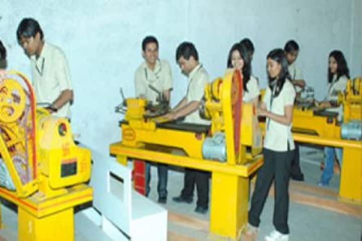 Nuva College of Engineering and Technology campus in Nagpur, Maharashtra, India — photo 2