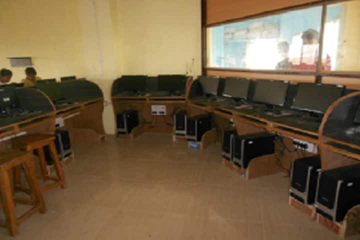 Soniya Gandhi Polytechnic campus in Ahmednagar, Maharashtra, India — photo 4