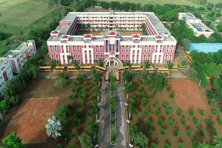 Ramireddy Subbarami Reddy Engineering College campus in Nellore, Andhra Pradesh, India — photo 2