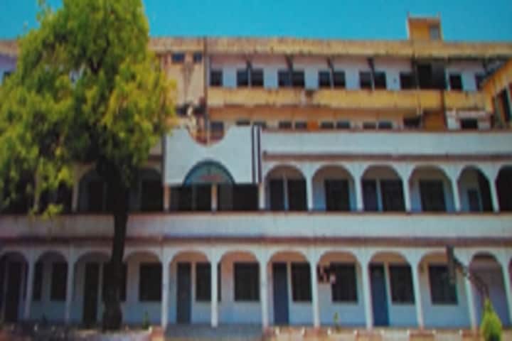Shri Guru Nanak Mahila Mahavidyalaya campus in Jabalpur, Madhya Pradesh, India — photo 1