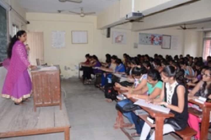 Dr VH Dave Homeopathic Medical College campus in Kheda, Gujarat, India — photo 3